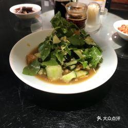 黄河路吃瓜,夏日炎炎，吃瓜群众的热闹聚集地