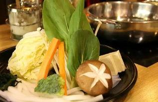 黄河路吃瓜,夏日炎炎,吃瓜群众的热闹聚集地